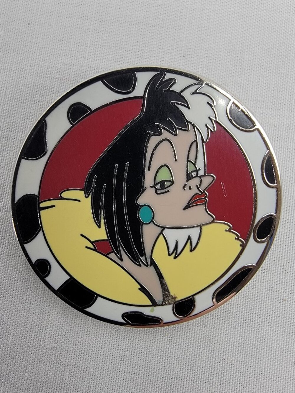 DISNEY Pin Trading ~ Good vs. Evil Mystery ~ 101 Dalmations/Cruella DeVil ~ 2012
